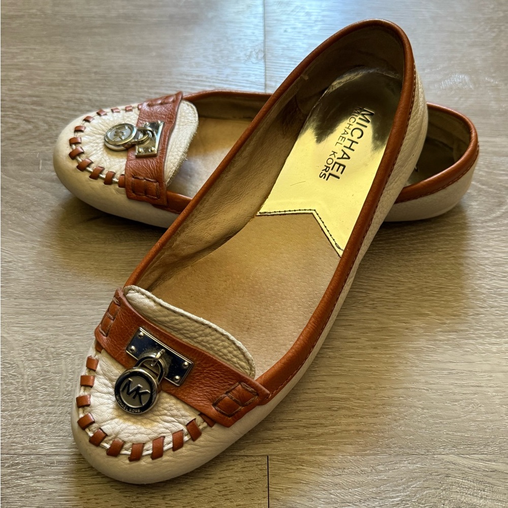 Michael Kors Cream and Tan Flats 5.5